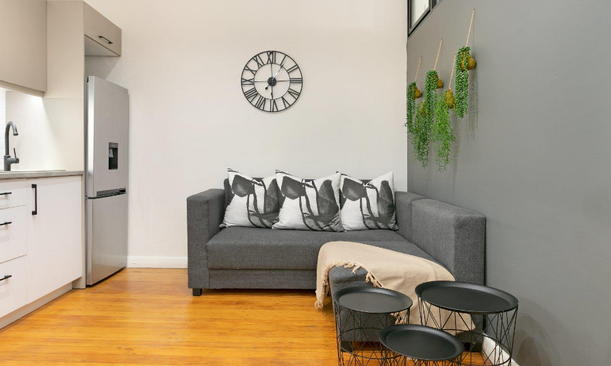 1 Bedroom Property for Sale in Sea Point Western Cape